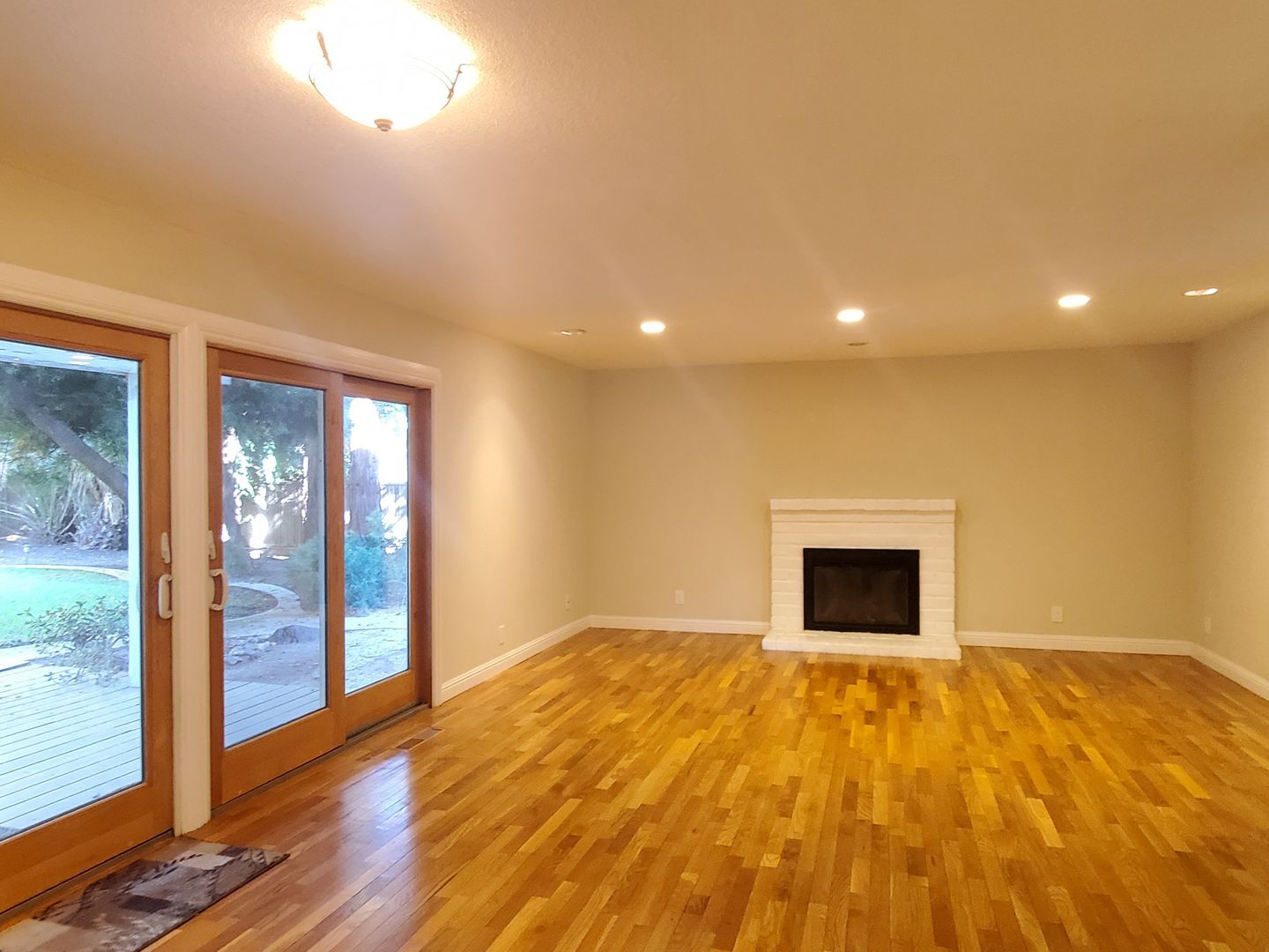 Building Photo - 16745 Spring Hill Ct