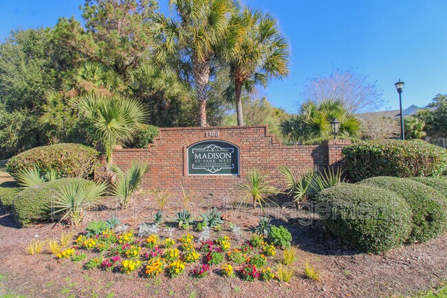 Building Photo - 1300 Park W Blvd