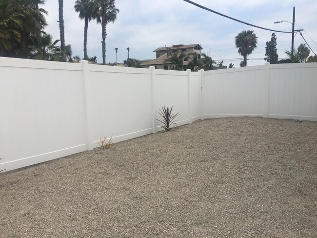 Building Photo - Updated 3 Bedroom Home in Pacific Beach!