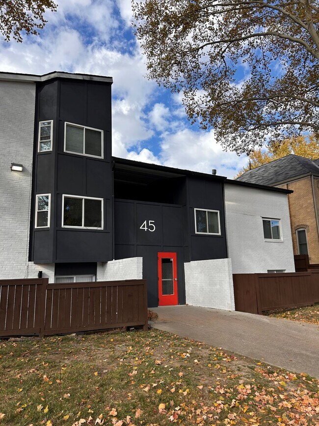 Building Photo - 45 Governors Pl