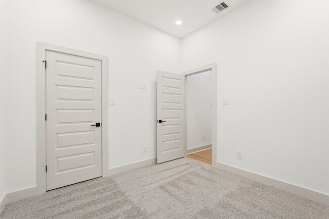 Building Photo - 9819 Turnbow St