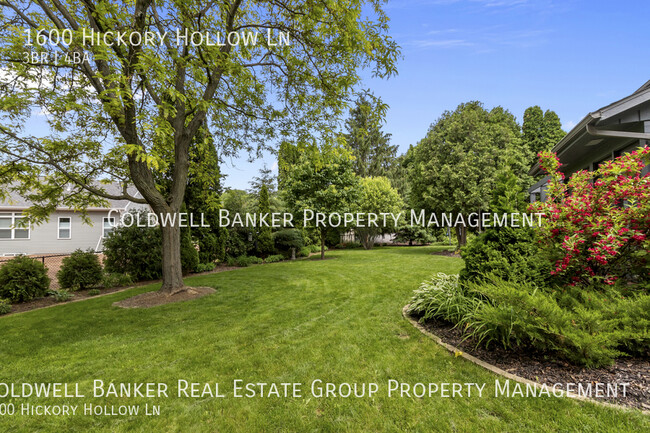 Building Photo - 1600 Hickory Hollow, Menasha