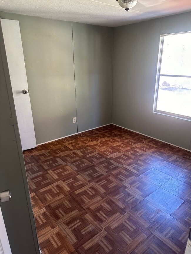 Building Photo - 61 Daniel Dr