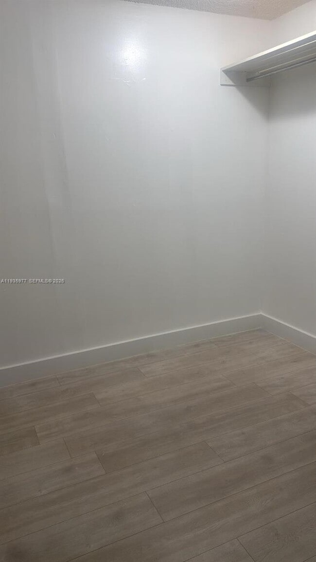 Building Photo - 8897 Fontainebleau Blvd