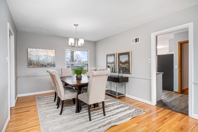 Building Photo - 1506 Starling Dr