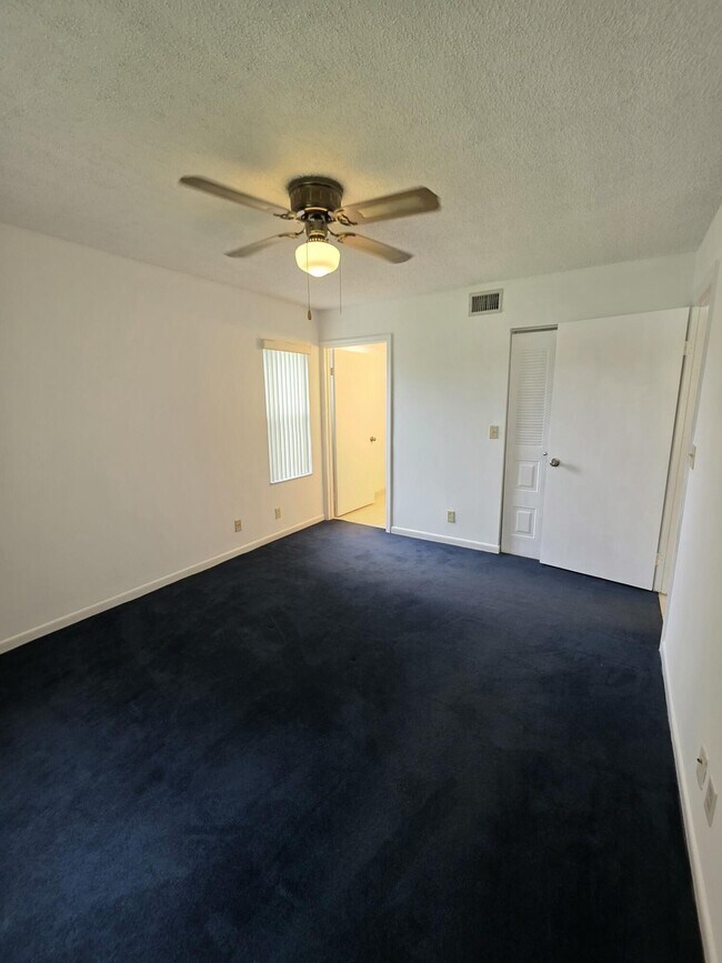 Building Photo - 4709 Lucerne Lakes Blvd E