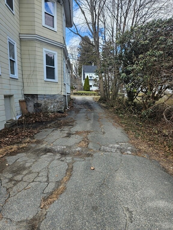 Building Photo - 110 W Main St