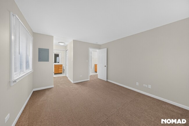 Building Photo - 1420 Stonebridge Cir