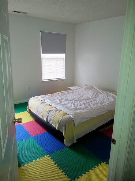 Building Photo - 707 Eagles Chase Dr