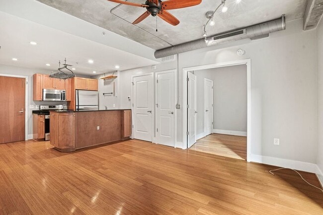 Building Photo - Logan Circle Loft with Garage Parking!