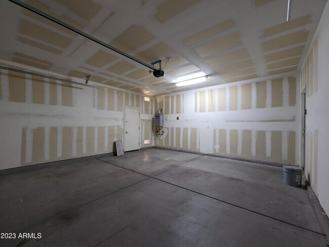 Building Photo - 1253 N 166th Ave