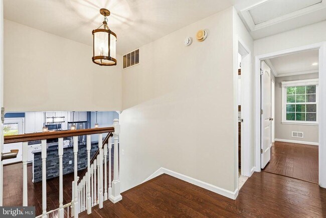 Building Photo - 12017 William and Mary Cir