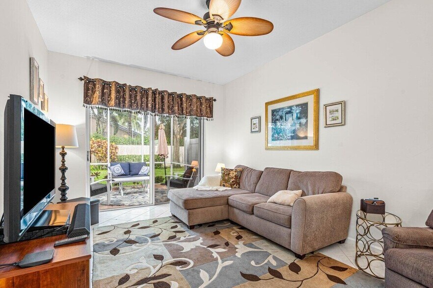 Building Photo - 9756 Arbor View Dr S