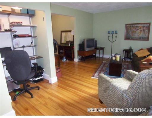 Building Photo - 97 Strathmore Rd