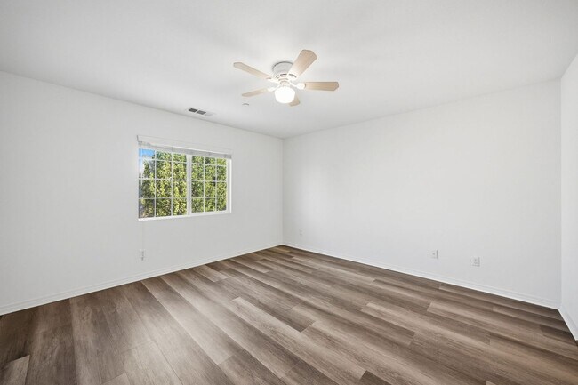 Building Photo - 3695 Bur Oak Rd
