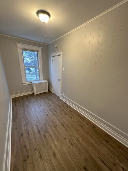 Building Photo - 7 Woodland Ave