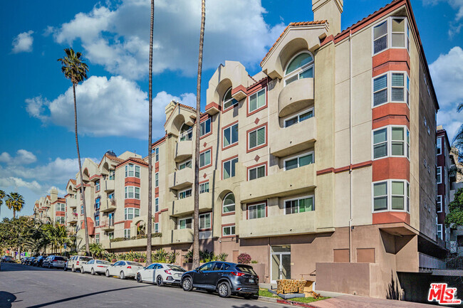 Building Photo - 620 S Gramercy Plz