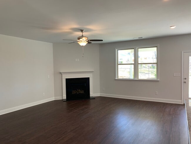 Building Photo - 3561 Creek Hollow