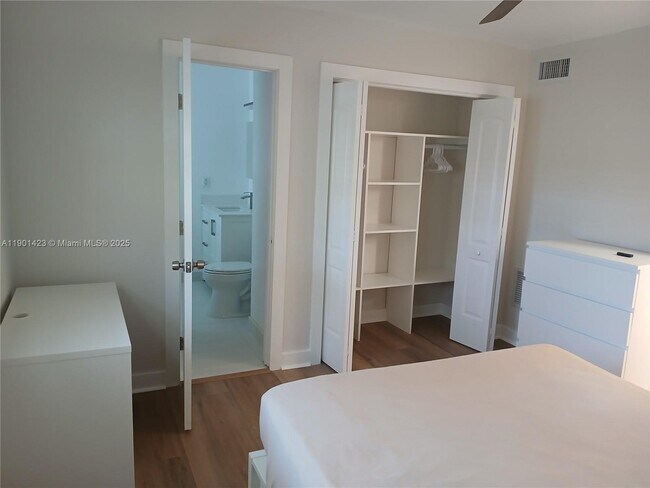 Building Photo - 1945 NW 4th Ave