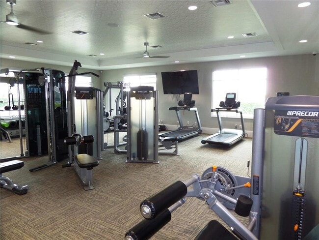 Building Photo - 5475 Sunshine Dr