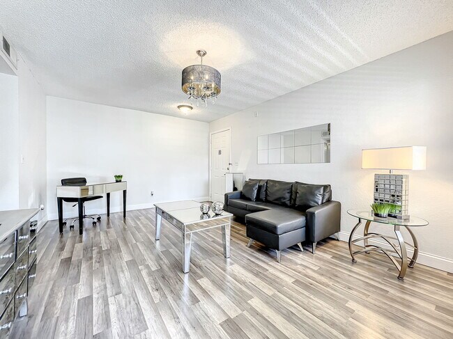 Building Photo - Westwood Boulevard, Orlando, FL 32821 - 1 BR 1 BA condo