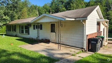 Building Photo - 3 bedroom 1 bathroom