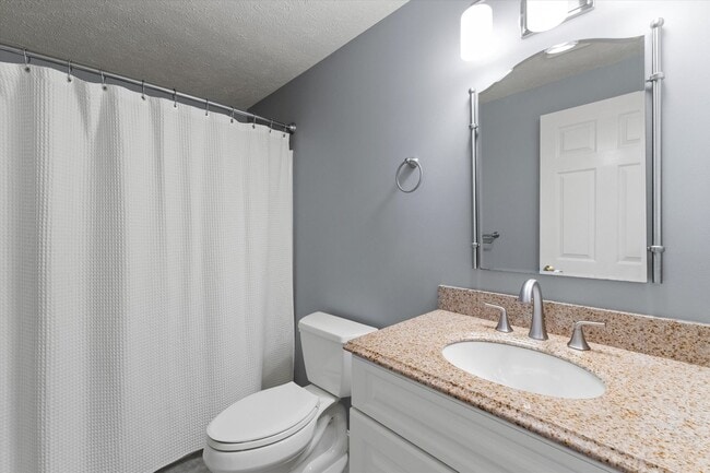 Building Photo - 6 Lochmere Ln