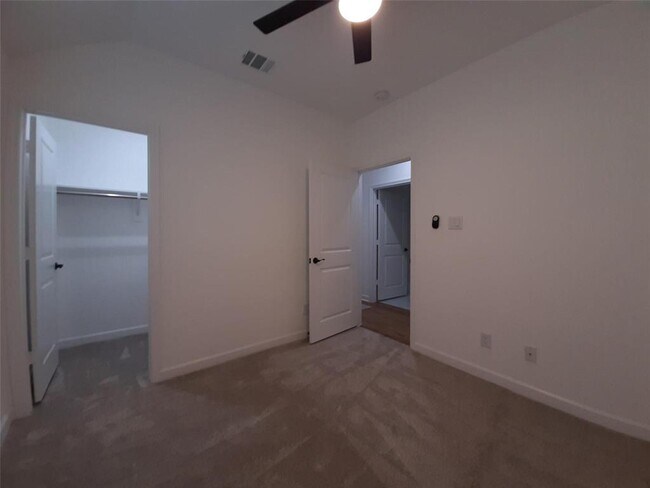 Building Photo - 4530 Mayflower St