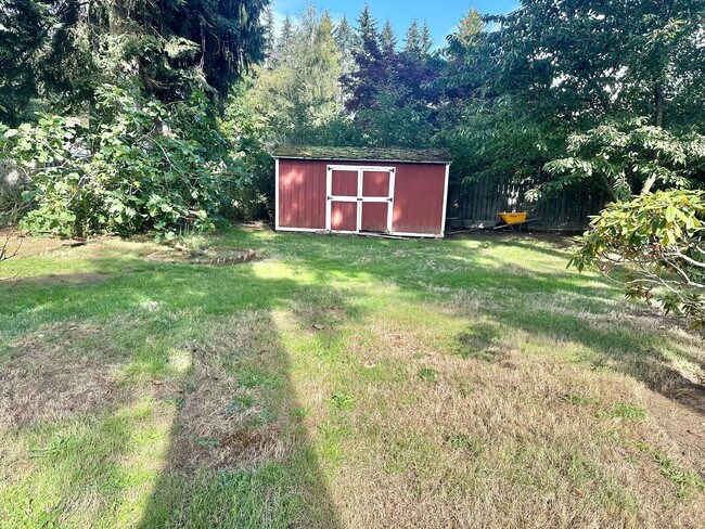 Building Photo - North Mercer Island Home .  First Hill