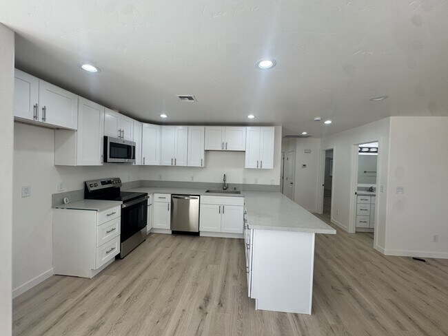 Building Photo - 5657 Rocky Rd