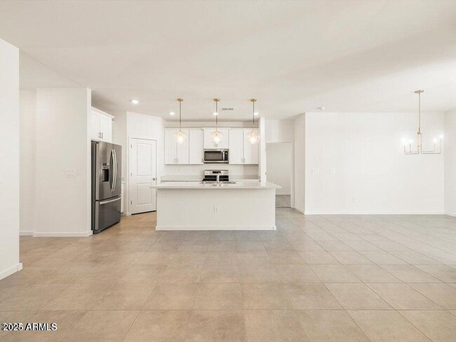Building Photo - 41740 W Sonoran Trail