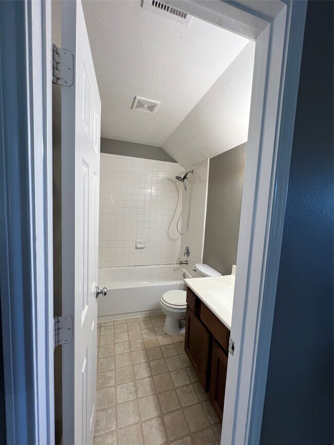 Building Photo - 23623 Plantation Pines Ln