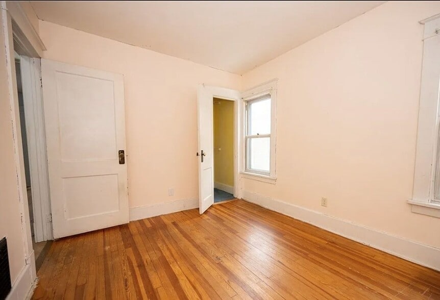 Building Photo - 108 David Ave