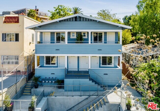 Primary Photo - 144 Douglas St