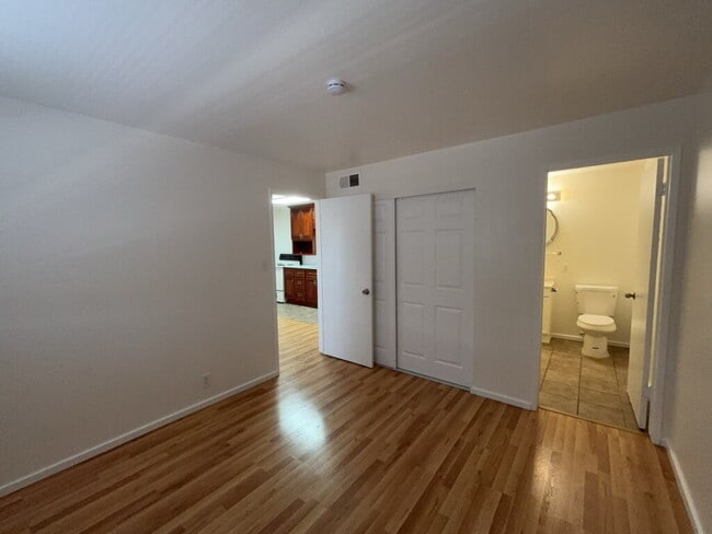 Building Photo - Light & Bright Condo in a Quiet Neighborhood – **First Month's Rent Free*** excludes recurring fees