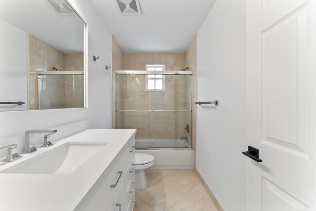 Building Photo - 11447 NW 48th Ct
