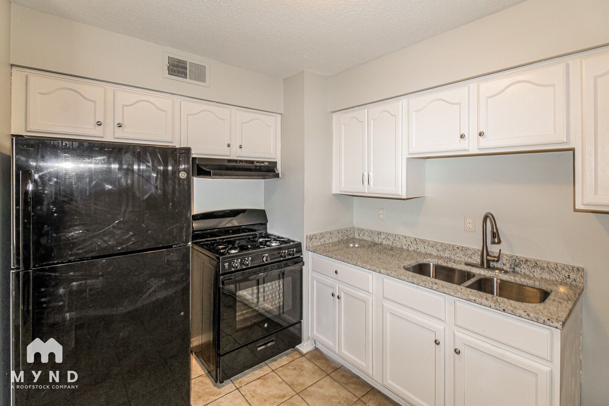 Building Photo - 6150 Devon Cir