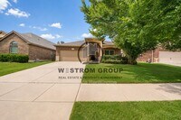 Building Photo - 3121 Hornbeam St
