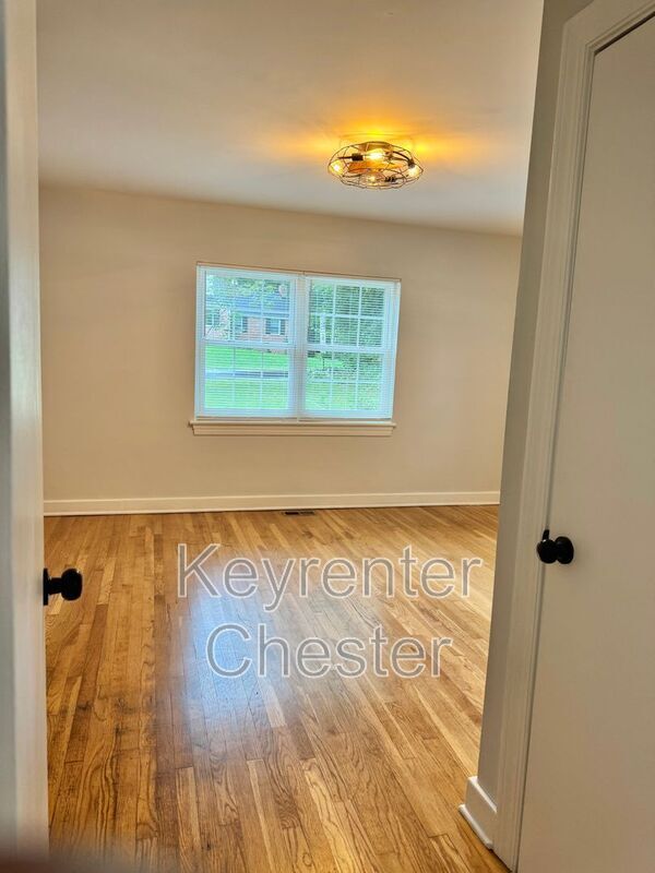 Building Photo - 301 Mansion Dr