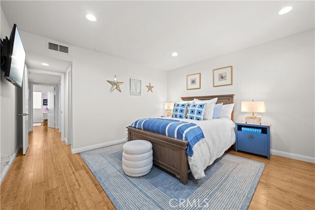 Building Photo - 2450 E Del Mar Blvd