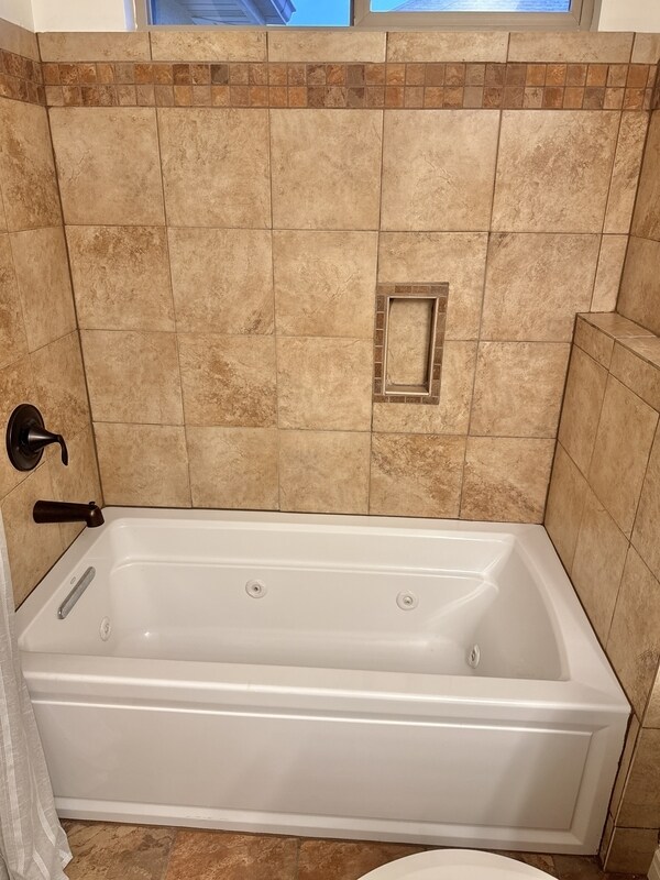 Building Photo - 14328 S Log Home Ln