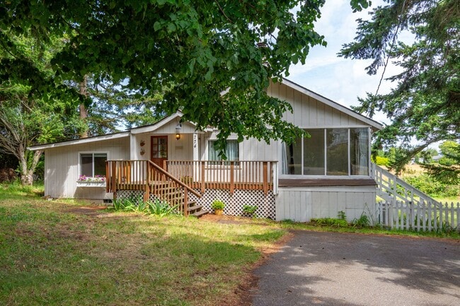 Building Photo - 2 Bed 2 Bath Country Home with Penn Cove View on 2.5 Acres