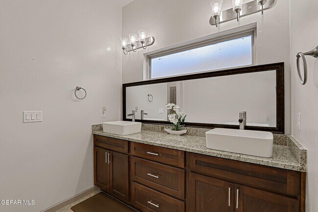 Building Photo - 7825 Enchanted View Dr