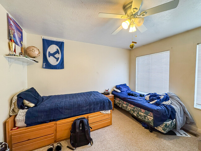 Building Photo - 565 N 300 E