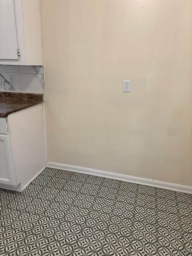 Building Photo - 19449 W Chicago