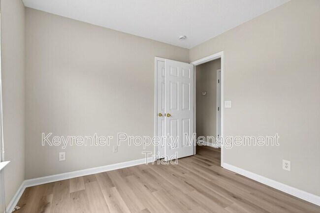 Building Photo - 2703 Stafford St