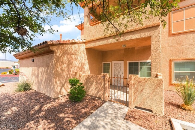 Building Photo - 3600 Pierida St