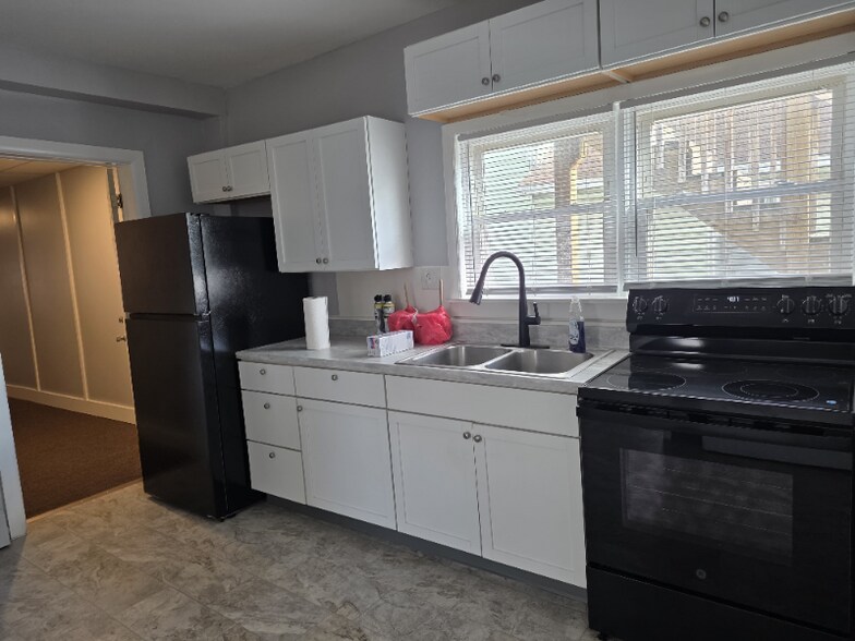 Building Photo - 34 N Earl St