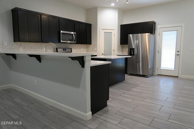 Building Photo - 13153 Cozy Cove Ave