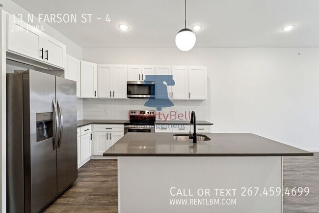 Building Photo - 13 Farson St